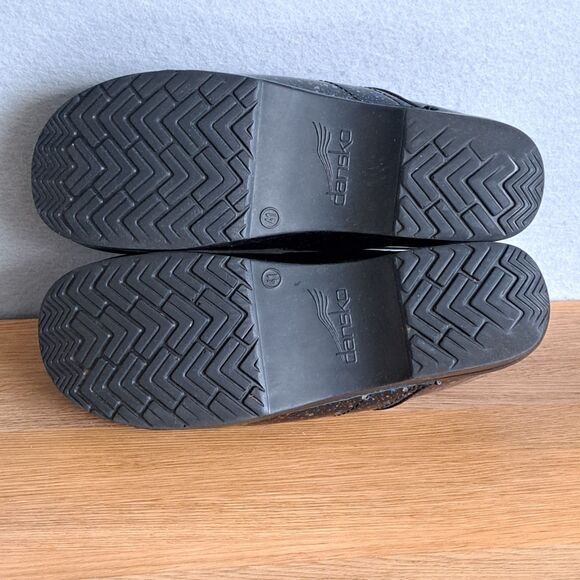 Dansko Women’s 41 US 11 Paint Splatter Patent Leather Comfort Clogs Shoes - Picture 7 of 10